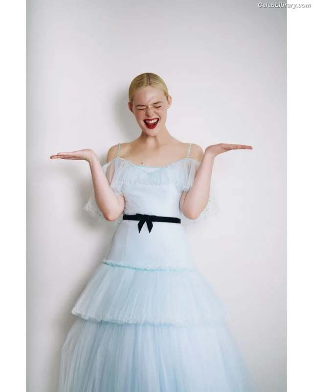 Elle Fanning photo 7 of 4114