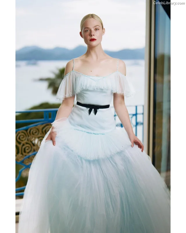 Elle Fanning photo 8 of 4114