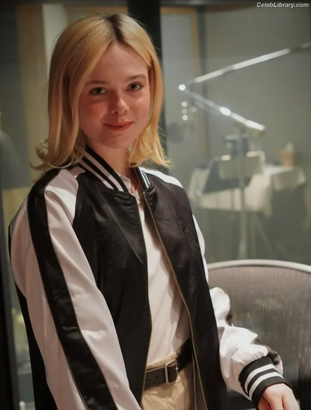 Elle Fanning photo 13 of 4114