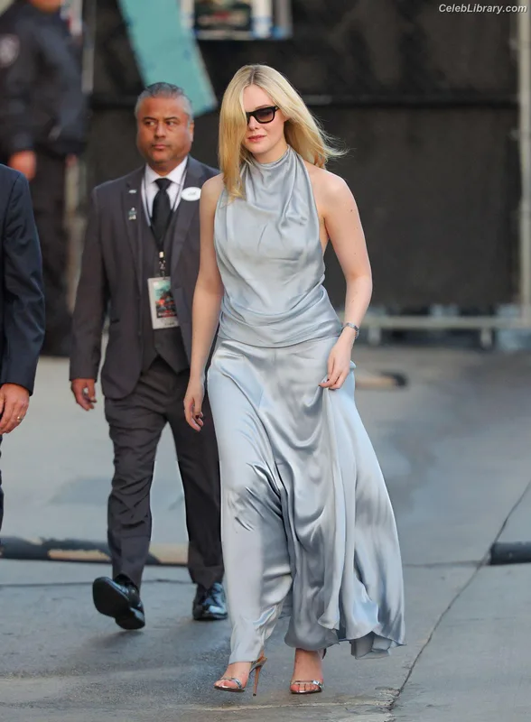 Elle Fanning photo 5 of 4114