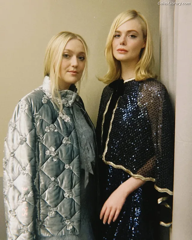 Elle Fanning photo 19 of 4114