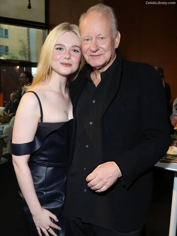 Elle Fanning photo 10 of 4114