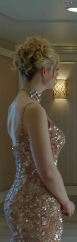 Elle Fanning photo 12 of 4114