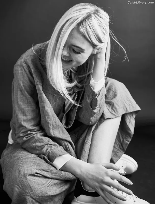 Elle Fanning photo 16 of 4114