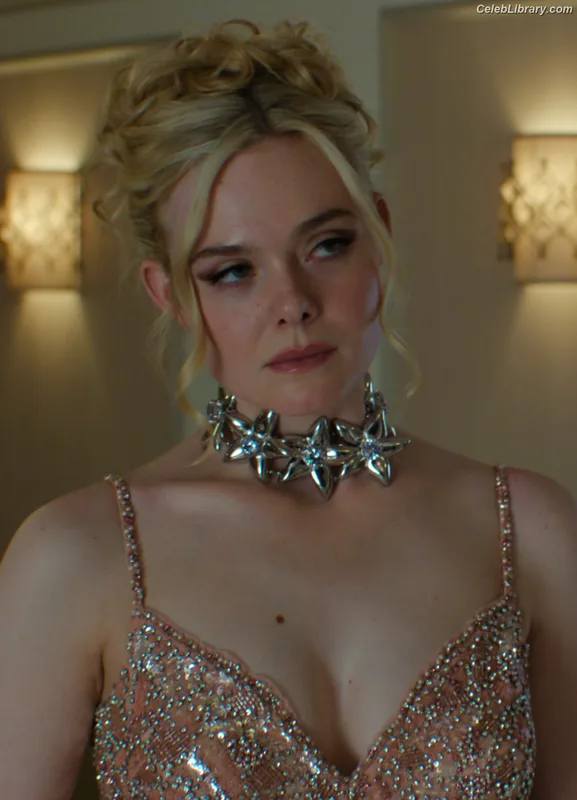 Elle Fanning photo 18 of 4114