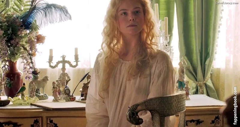 Elle Fanning photo 20 of 4114
