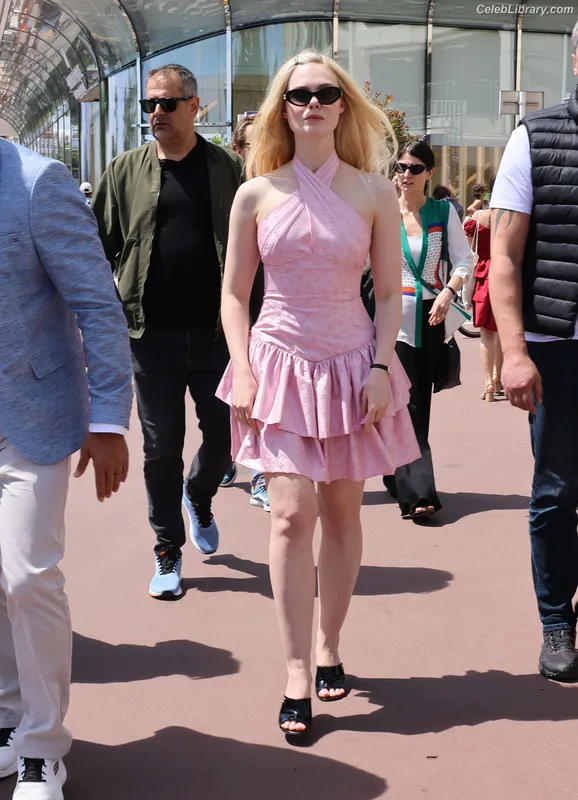 Elle Fanning photo 6 of 4114