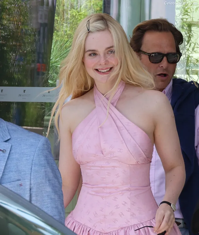 Elle Fanning photo 7 of 4114