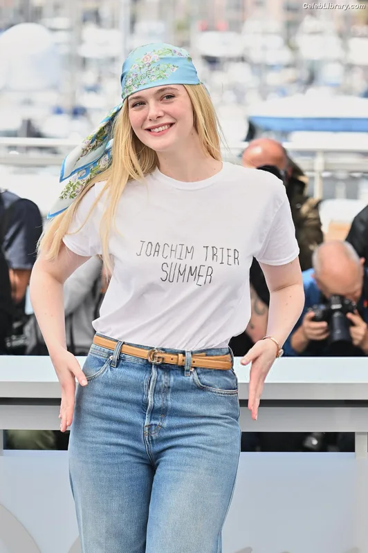 Elle Fanning photo 21 of 4114