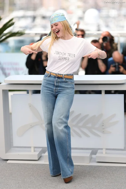 Elle Fanning photo 9 of 4114