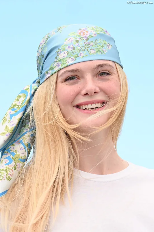 Elle Fanning photo 8 of 4114