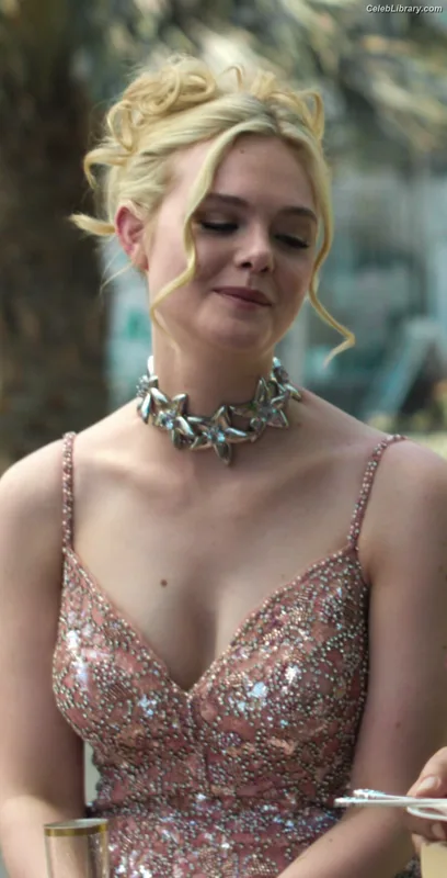 Elle Fanning photo 8 of 4114