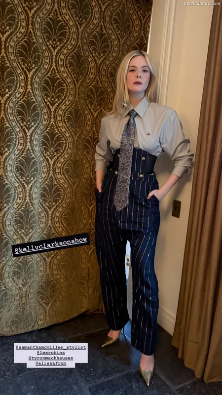 Elle Fanning photo 3 of 4114