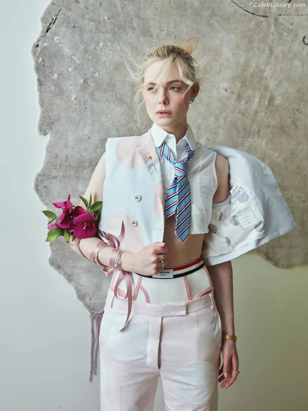 Elle Fanning photo 2 of 4114