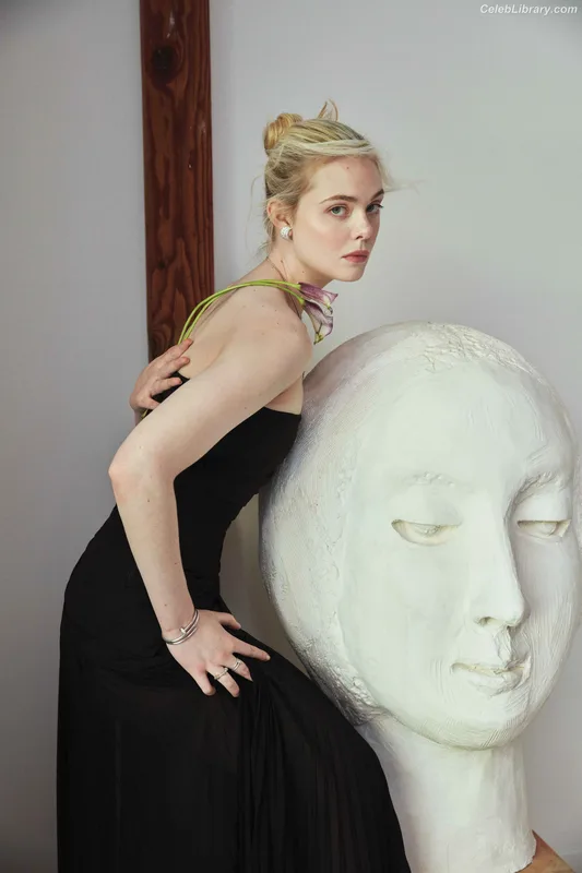 Elle Fanning photo 16 of 4114