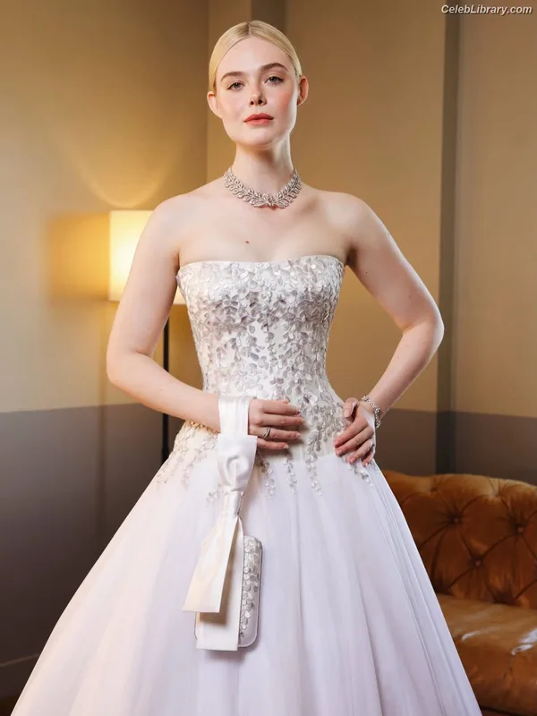 Elle Fanning photo 3 of 4114