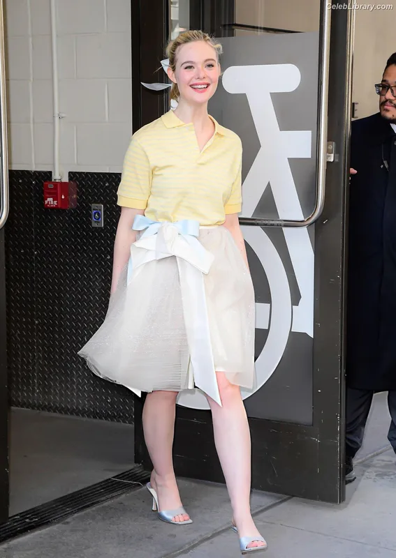 Elle Fanning photo 6 of 4114