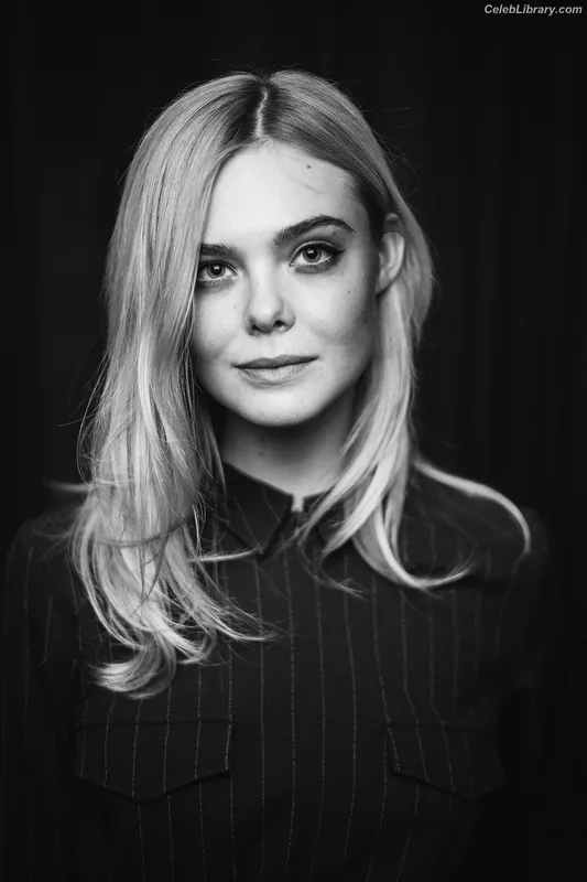 Elle Fanning photo 12 of 4114