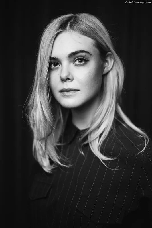 Elle Fanning photo 14 of 4114