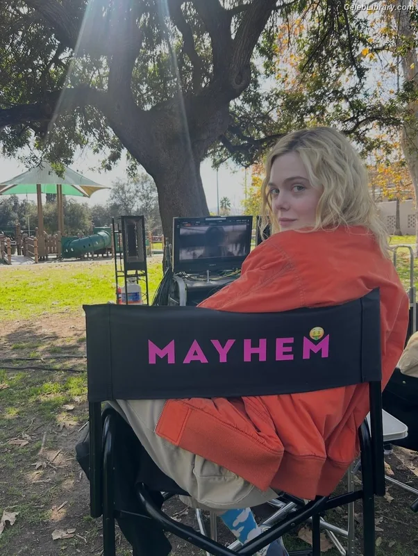 Elle Fanning photo 6 of 4114