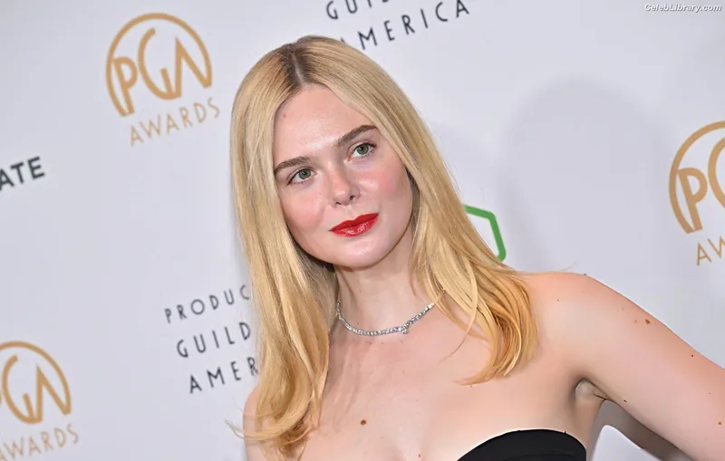 Elle Fanning photo 13 of 4114