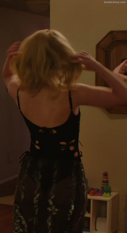 Elle Fanning photo 14 of 4114