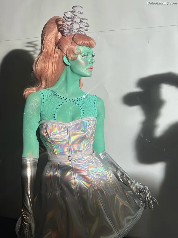 Elle Fanning photo 15 of 4114