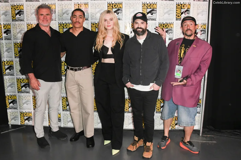 Elle Fanning photo 22 of 4114