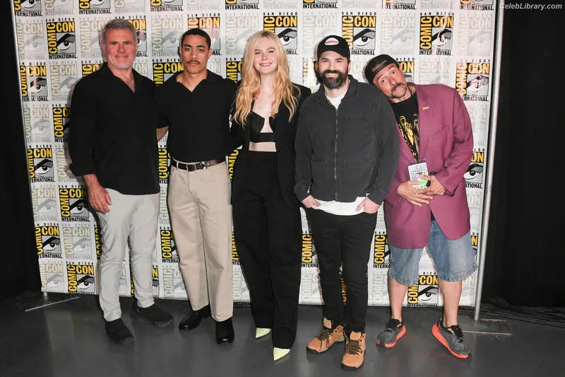 Elle Fanning photo 23 of 4114