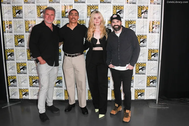 Elle Fanning photo 24 of 4114