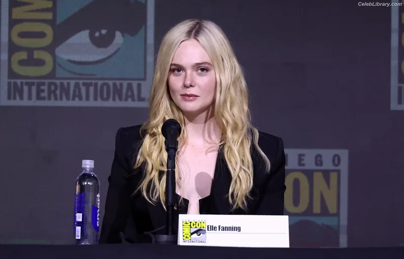 Elle Fanning photo 2 of 4114