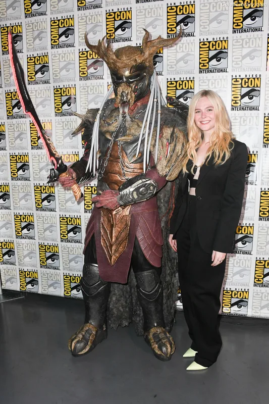 Elle Fanning photo 9 of 4114