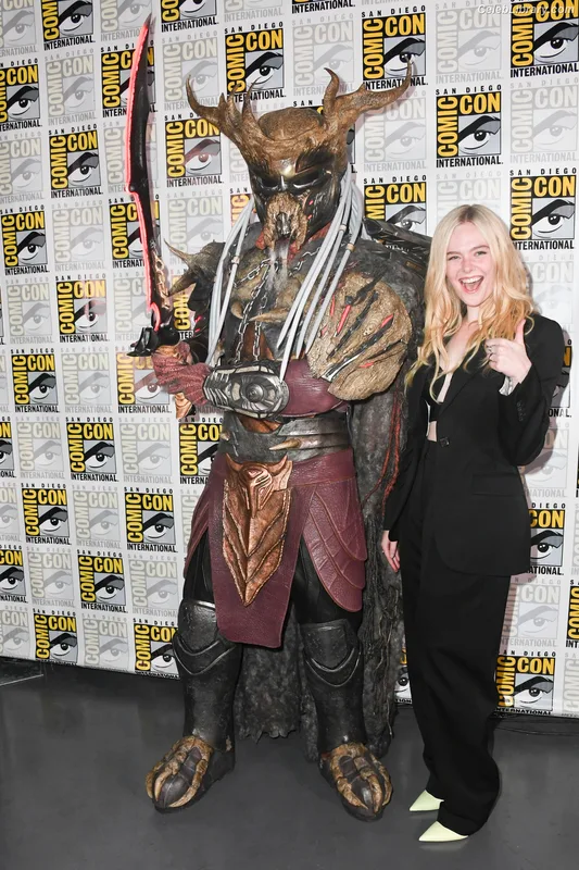 Elle Fanning photo 10 of 4114