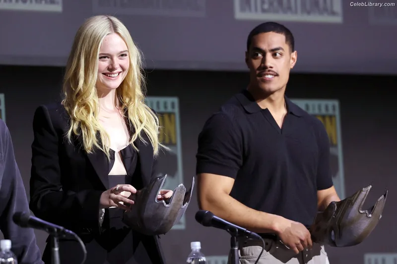 Elle Fanning photo 15 of 4114