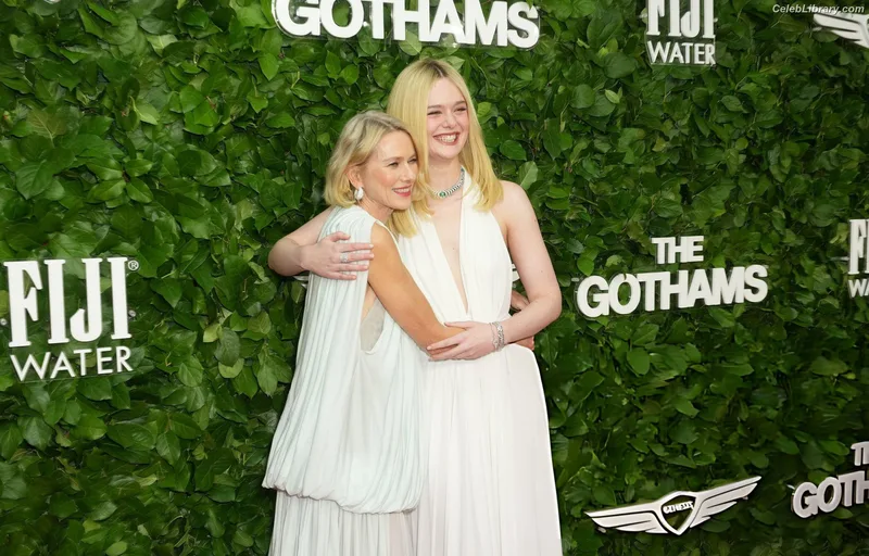 Elle Fanning photo 14 of 4114
