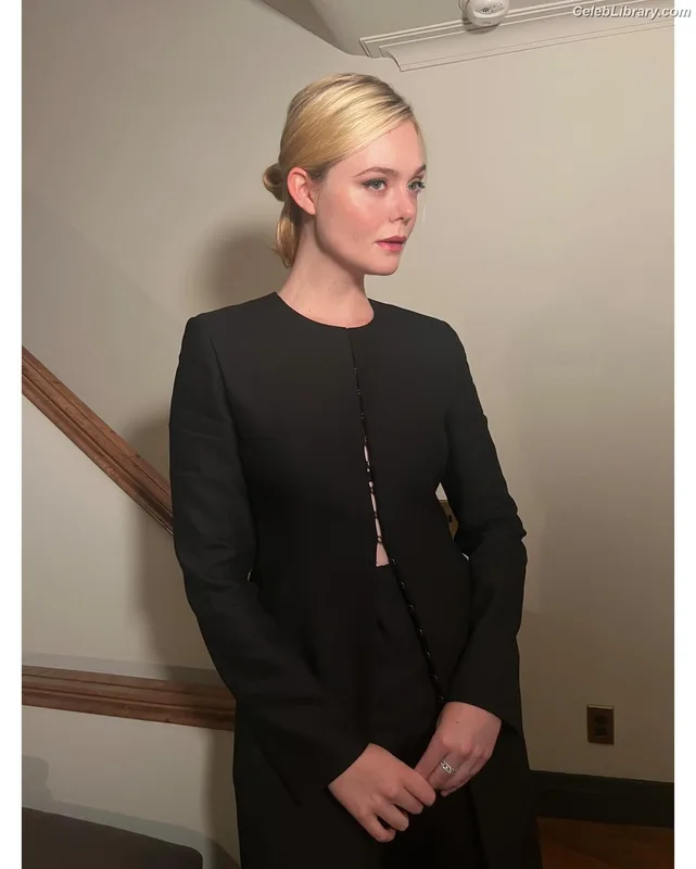 Elle Fanning photo 18 of 4114