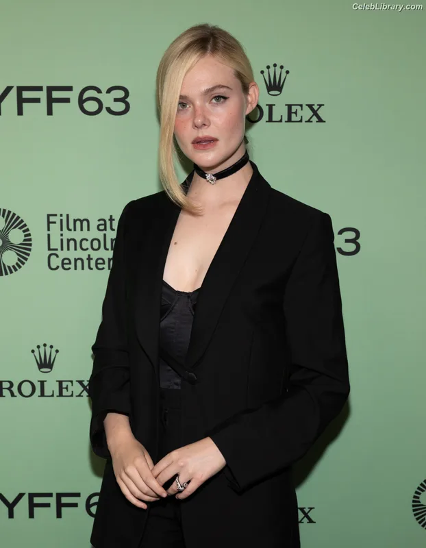 Elle Fanning photo 17 of 4114