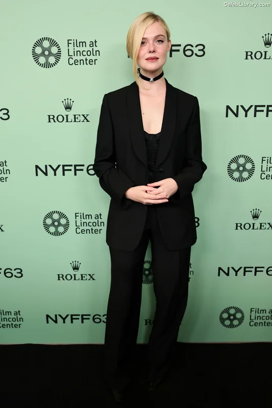 Elle Fanning photo 20 of 4114