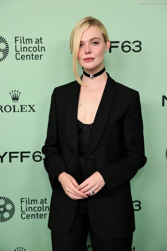 Elle Fanning photo 24 of 4114