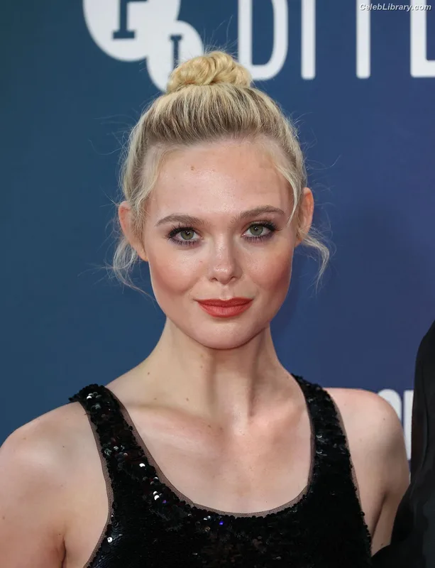 Elle Fanning photo 2 of 4114