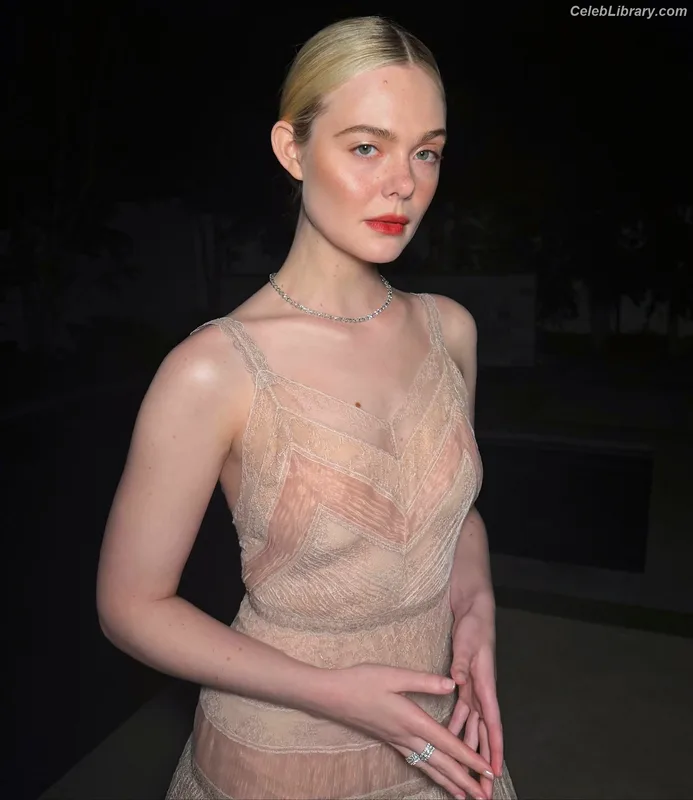 Elle Fanning photo 8 of 4114