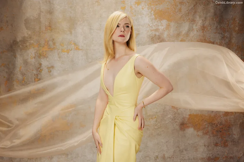 Elle Fanning photo 24 of 4114