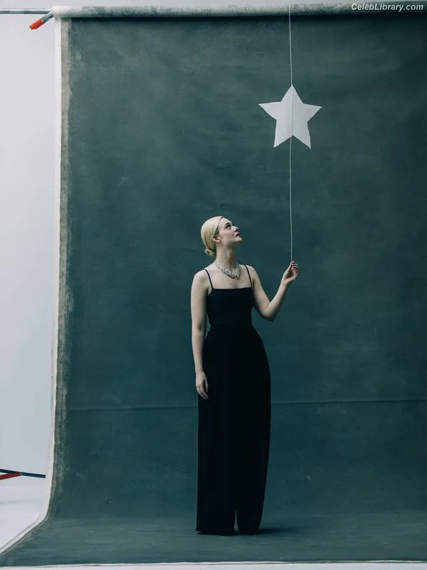 Elle Fanning photo 6 of 4114