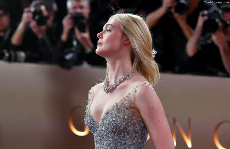 Elle Fanning photo 14 of 4114