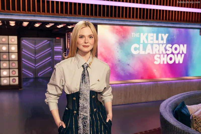 Elle Fanning photo 24 of 4114
