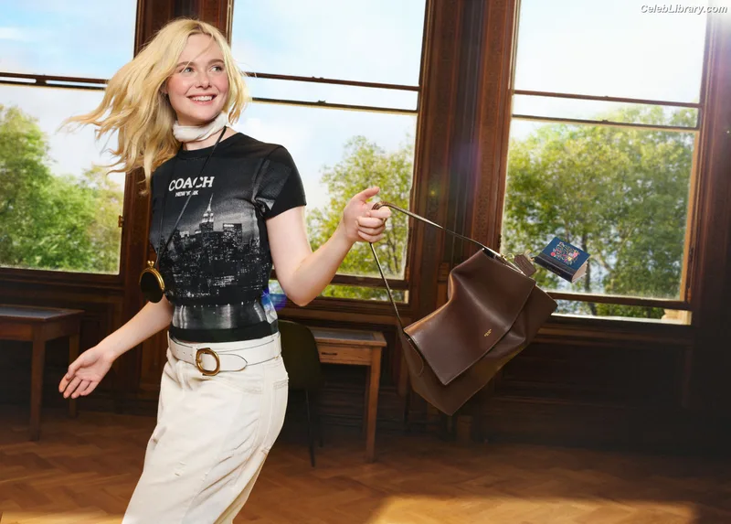 Elle Fanning photo 7 of 4114