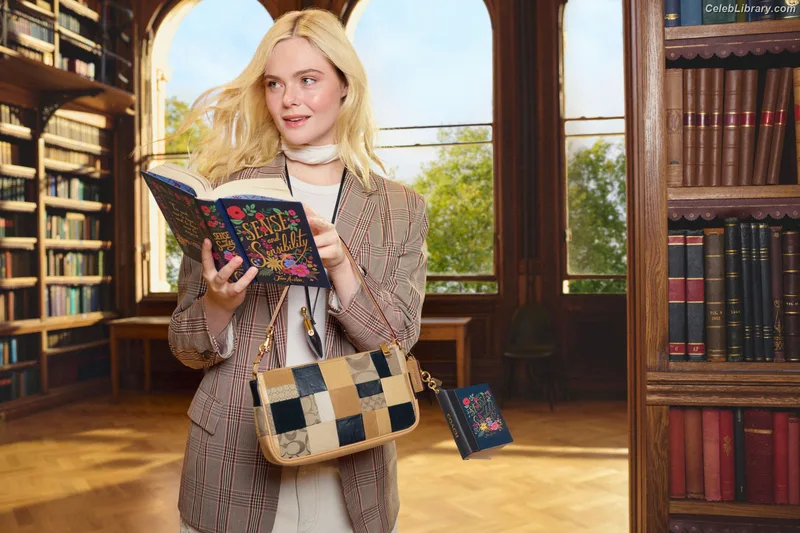 Elle Fanning photo 9 of 4114