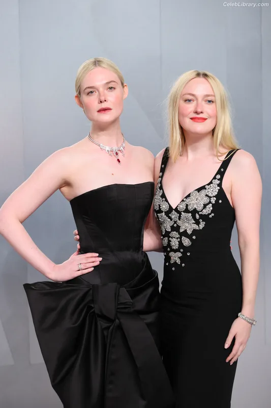 Elle Fanning photo 3 of 4114