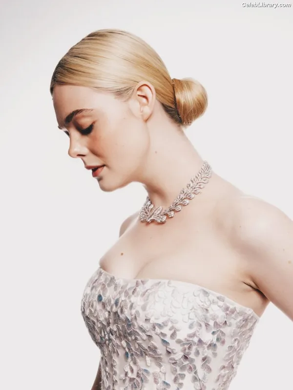 Elle Fanning photo 20 of 4114