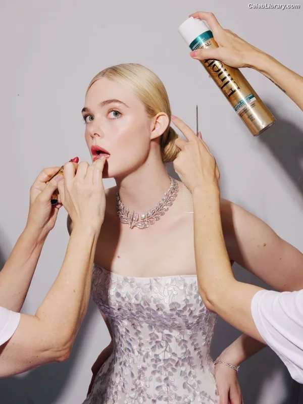 Elle Fanning photo 21 of 4114